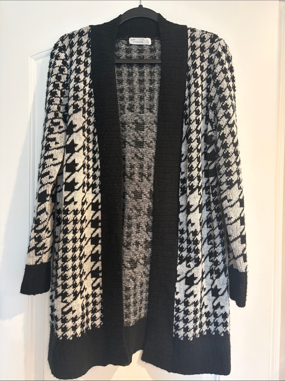89th & Madison Black and White Houndstooth Open-Front Cardigan